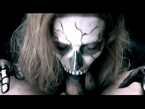 ❤️ Demon girl zuigt pik met haar zwarte mond en slikt sperma. ❌ Russian porno at nl.ixiporn.ru ❤